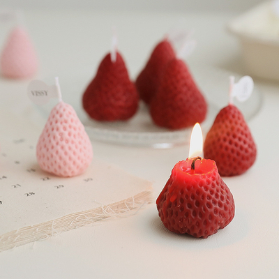 Las fresas rosadas rojas que la cera de la soja talló el hogar aromático de la vela sospecharon Handmad