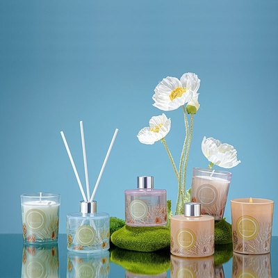 Sistema colorido 60g 50ml del regalo de Pinecone Reed Diffuser Scented Candle Jar del banquete de boda