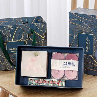 Regalo perfumado de la vela del pilar de la cera de la soja de la cera del té de la etiqueta privada de la fragancia modificado para requisitos particulares