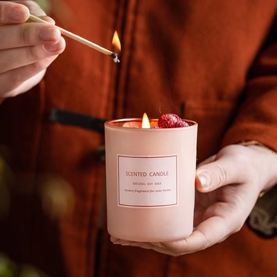 El soldado del HOGAR del AROMA etiqueta Aromatherapy romántico rosado que la flor secada de lujo sospechó las velas de la cera de la soja para la escena de los acontecimientos