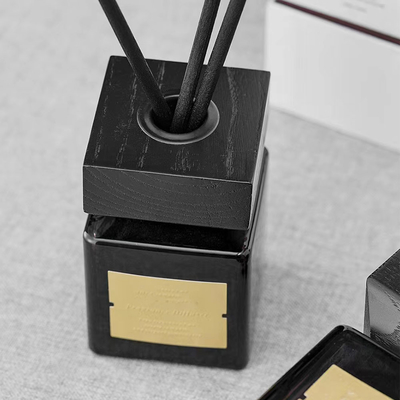 Modifique el vidrio casero Reed Diffuser del negro para requisitos particulares del palillo del aceite de la fragancia de la decoración del aire que refresca