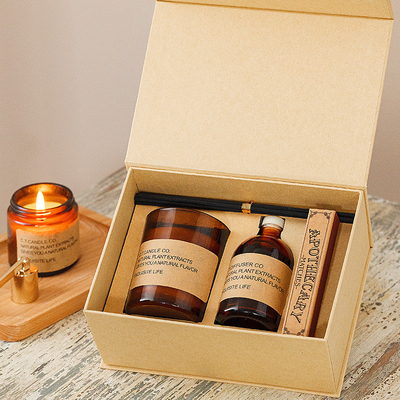 La cera de encargo de lujo de la soja del Aromatherapy de la etiqueta privada del HOGAR del AROMA sospechó la plataforma de madera M de Reed Diffusers Gift Set With de las velas