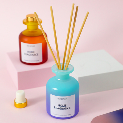 Flor fresca Reed Diffuser de la botella de cristal del dormitorio del aire de la botella de aceite esencial del Aromatherapy