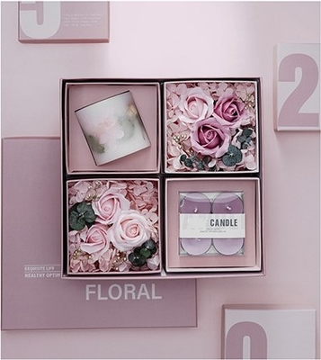 El regalo perfumado de la vela de la taza de la flor de la cera cilíndrica del té fijó colorido para el banquete de boda