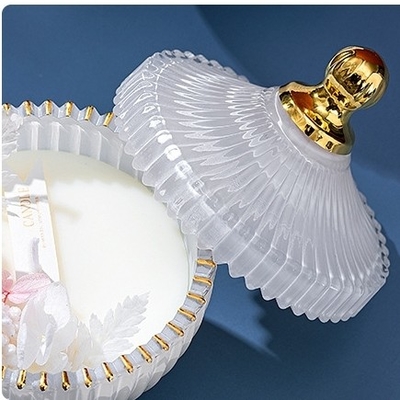 La cera mezclada de la planta inmortalizó la vela de encargo del Aromatherapy de la taza de oro de la flor hecha a mano