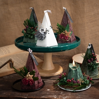 Tipo de pirámide romántico del árbol de navidad de la flor velas del pilar del cono con la caja de regalo 2pcs