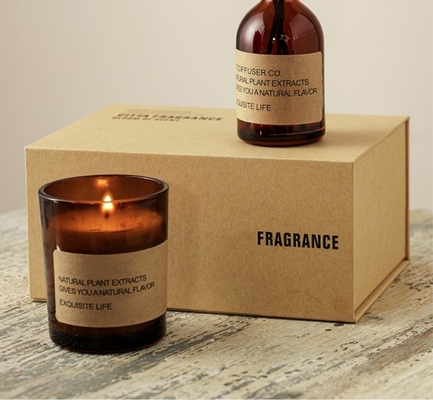 La cera de la soja del Aromatherapy sospechó la plataforma de madera de Reed Diffusers Gift Set With de las velas