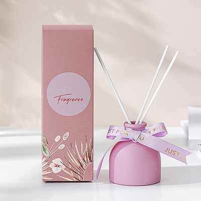 Fragancia de cristal de lujo Reed Diffuser With Rattan Sticks de las sustancias químicas de hogar para el sistema del regalo