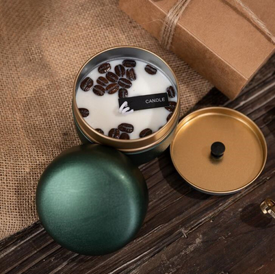 La cera de la soja del OEM heló los granos de café Tin Can Candle 10cl para la Navidad