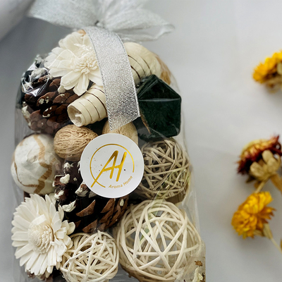 El popurrí hecho a mano 200g del aroma sospechó las flores y las nueces secadas