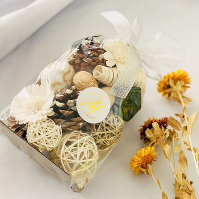 El popurrí hecho a mano 200g del aroma sospechó las flores y las nueces secadas