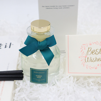 Regalo de lujo de Reed Diffuser 126ml del aroma fijado con la cinta verde y la etiqueta de encargo