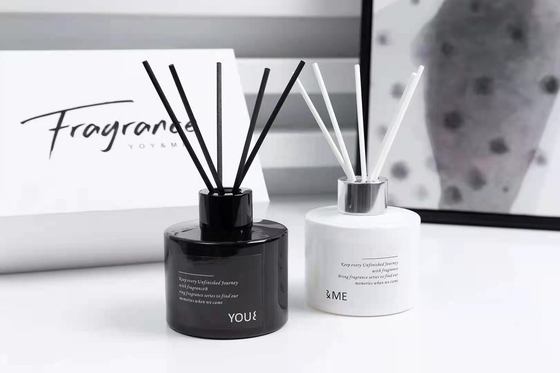 Perfume de lujo de Reed Diffuser Colorful Gift Set 120ml del aroma con la caja de CMYK