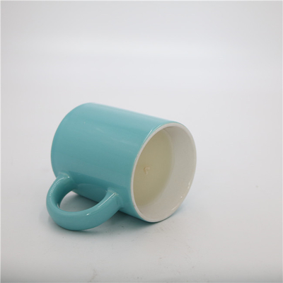 La taza de té redonda azul brillante del hogar del aroma sospechó la vela de cerámica 5.5oz de la soja
